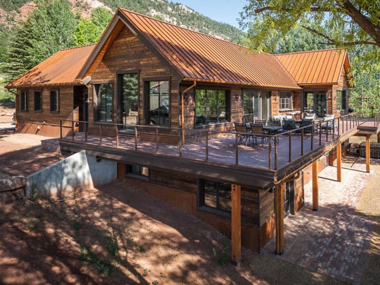 Annimas portfolio project outside view